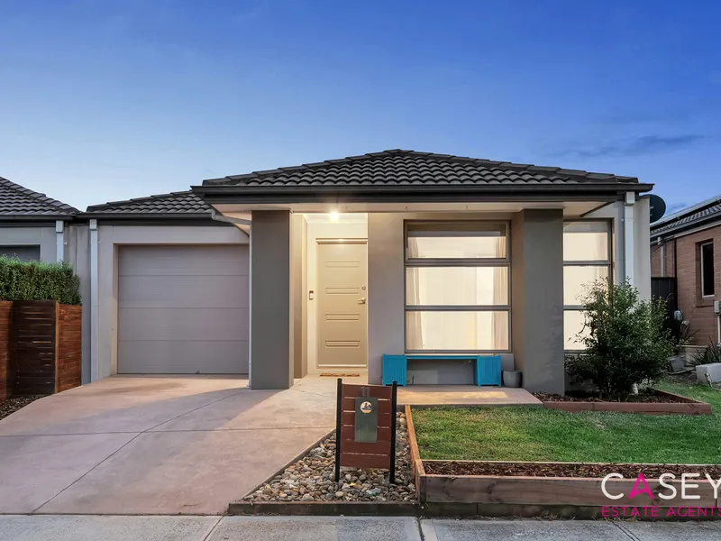 MODERN FAMILY HOME IN SELANDRA RISE ESTATE!