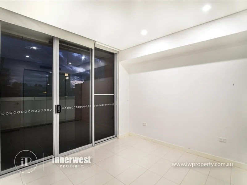 Complex Spacious Two Bed Modern apartment