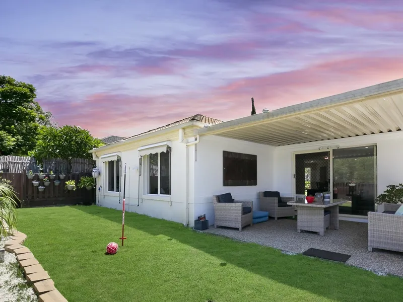 TIDY, SPACIOUS, STANDALONE HOME IN AN AMAZING RESORT STYLE COMPLEX