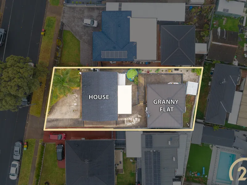 RENOVATED HOUSE + GRANNY FLAT- POTENTIAL $900 PER WEEK RETURN