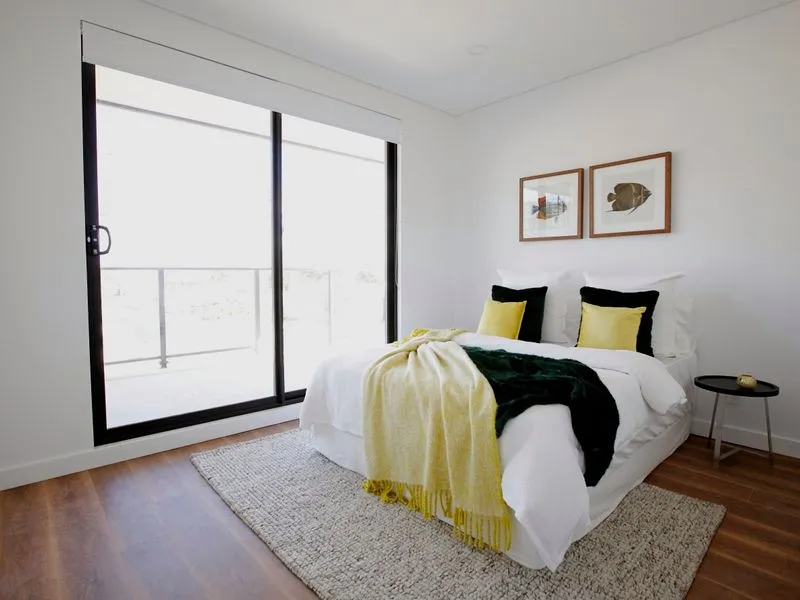 Oversized apartment with expansive district views