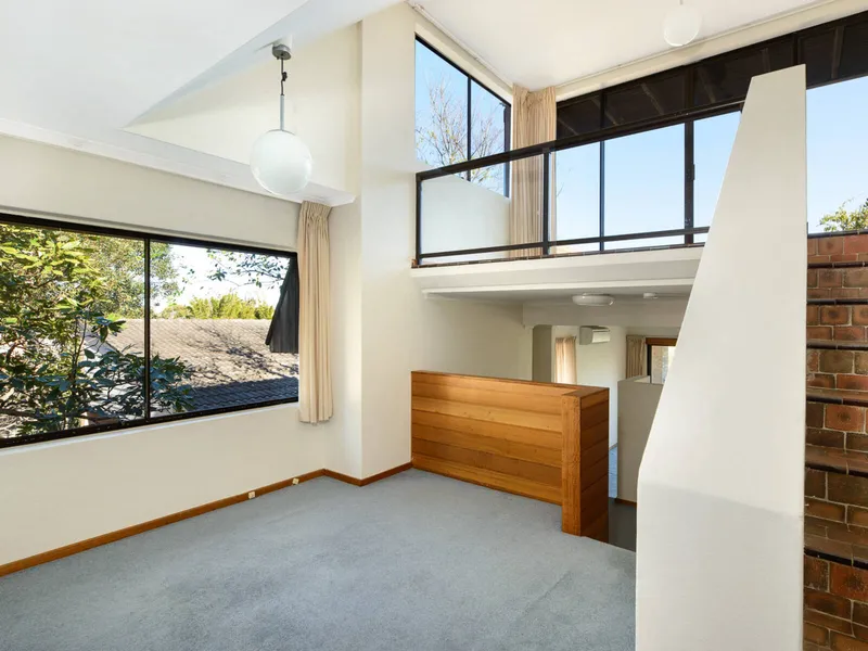 SPACIOUS 3 BEDROOM SPLIT LEVEL APARTMENT