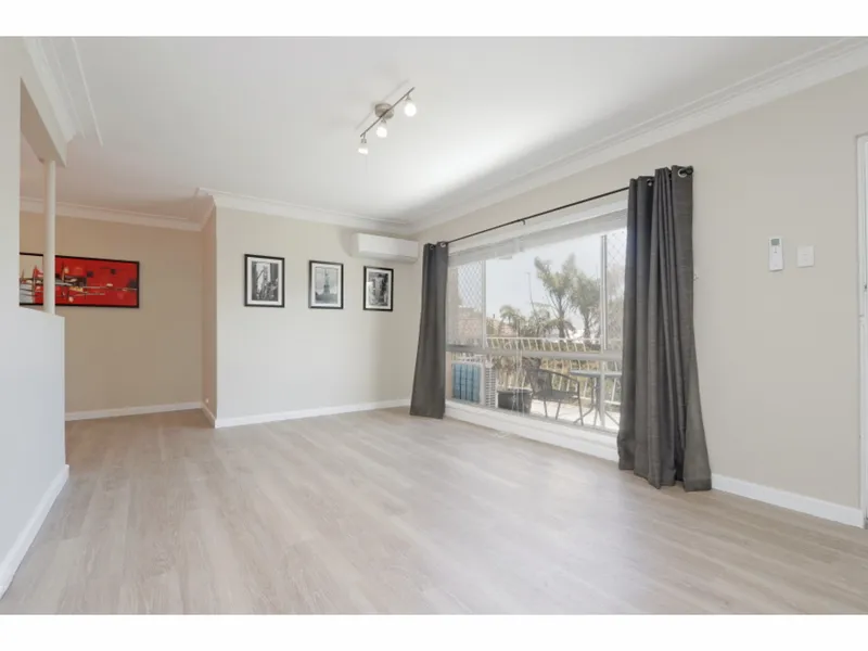 Great little 2 x 1 in Convenient Location