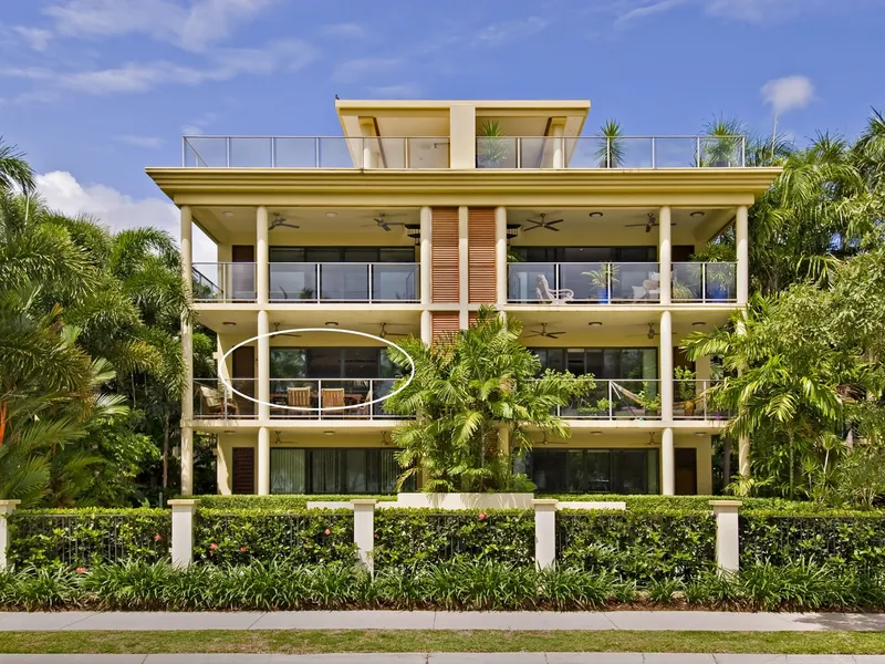 Live the Tropical Holiday Lifestyle every day!