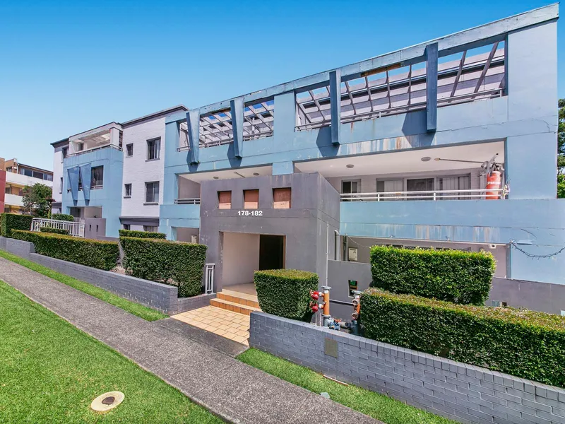 Modern home conveniently located in prized position
