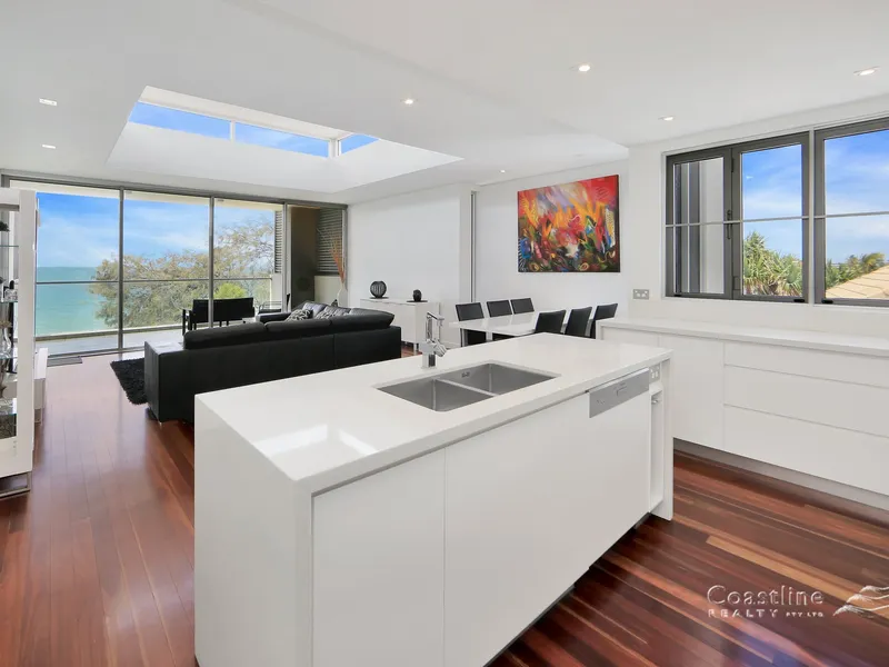 Top Floor … Absolute Beach Front