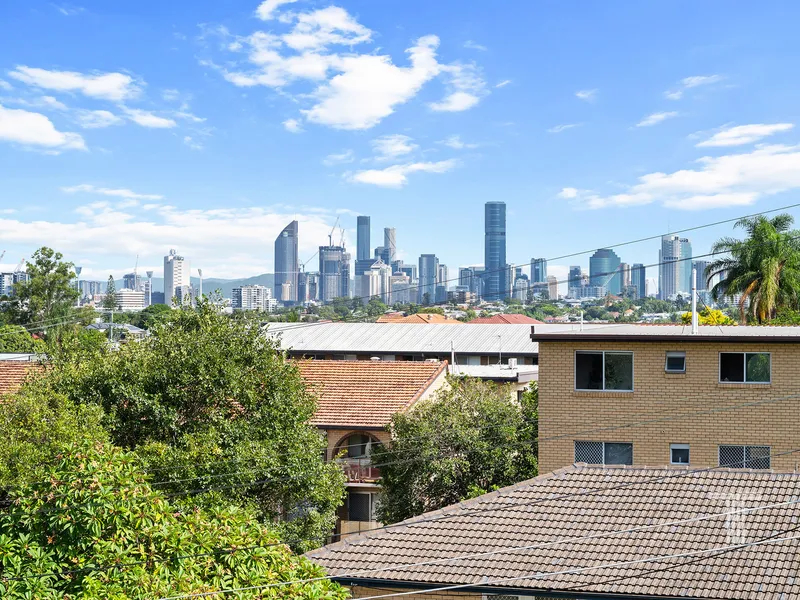 Fantastic Location and Stunning City Views