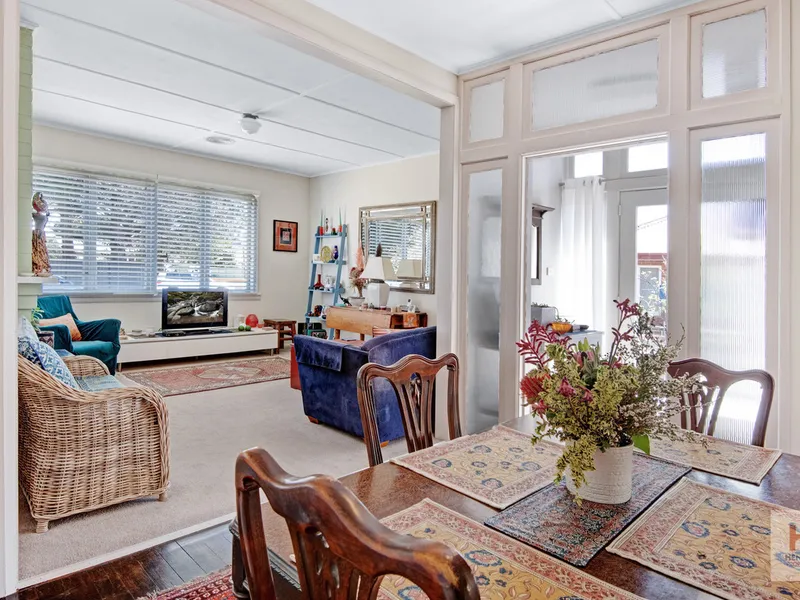 Quaint & Light Filled Home In Berridale