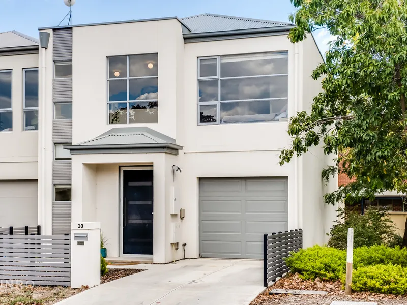 Stunning Townhouse in an ideal location!