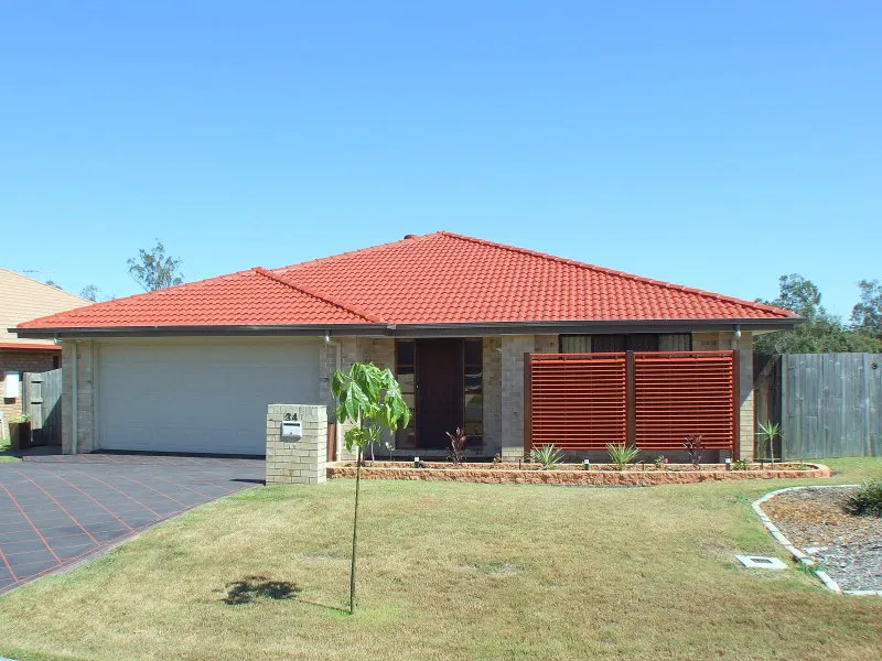 IMMACULATE FAMILY HOME * WITH AIR CON *