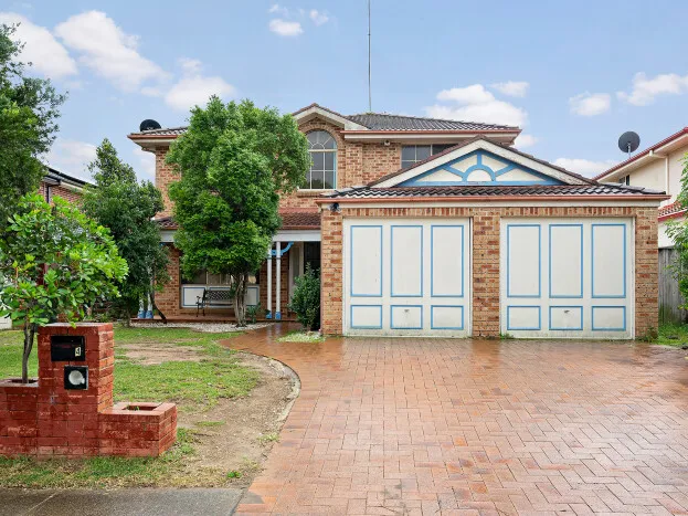 FAMILY HOME WITH SWIMMING POOL!!!