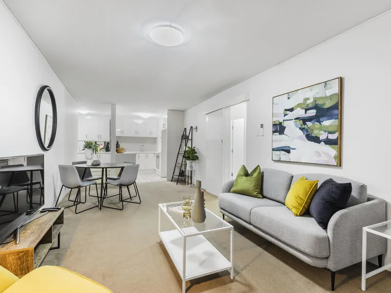 PROXIMITY & PRIVACY - WALK TO EVERYTHING!