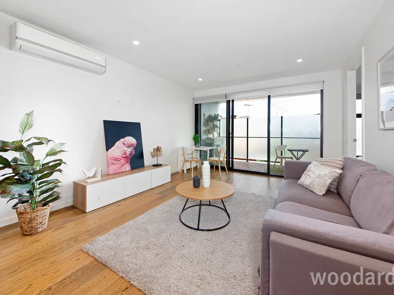 Contemporary Class in a Central Locale