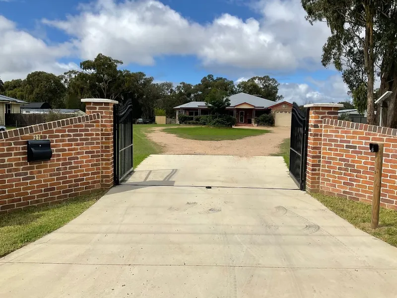 FABULOUS FAMILY HOME