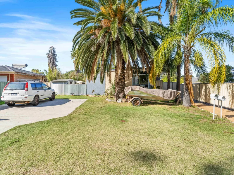 CUTE AS A BUTTON STREET FRONT HOME