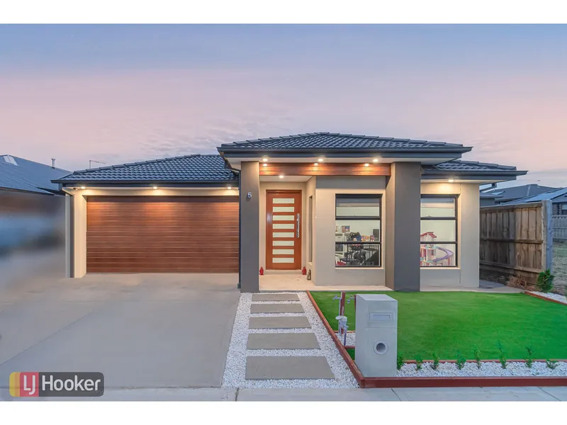 Outstanding Home With A Perfect Location To Match!