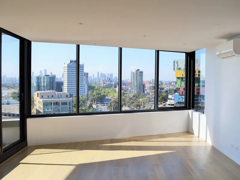 Light-Filled Living With Amazing City Views