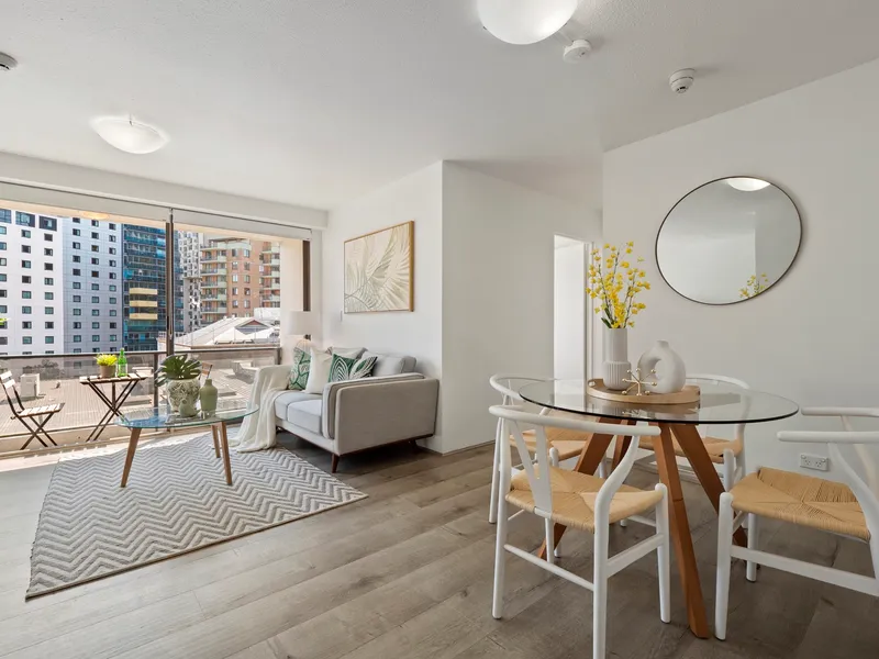 MODERN, WELL APPOINTED 2 BEDROOM APARTMENT WITH UNDERCOVER PARKING + BALCONIES x 2!