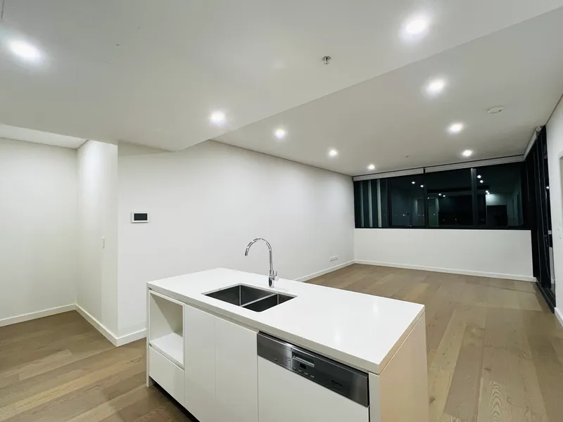 Timber Floor in the living area | Kitchen Island | Park View | Study Corner | Free Gym | Walk to Beach