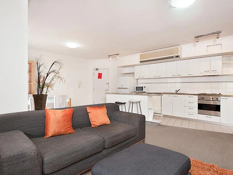 Amazing Apartment at the doorstep of Kings Park!