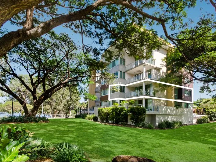 RELISH LIFE ON THE RIVER