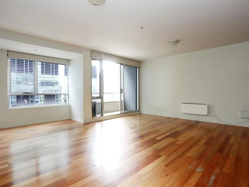 Huge executive style apartment