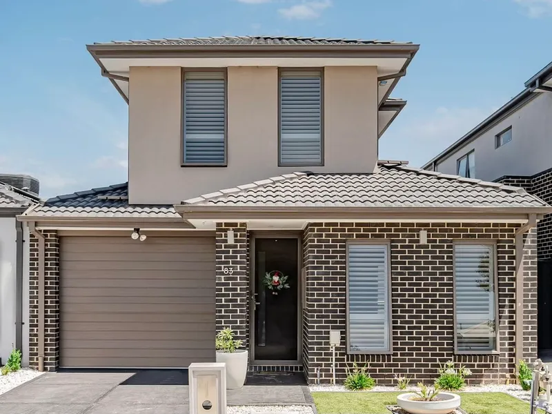 Refined Living in Greenvale: A Four-Bedroom Gem