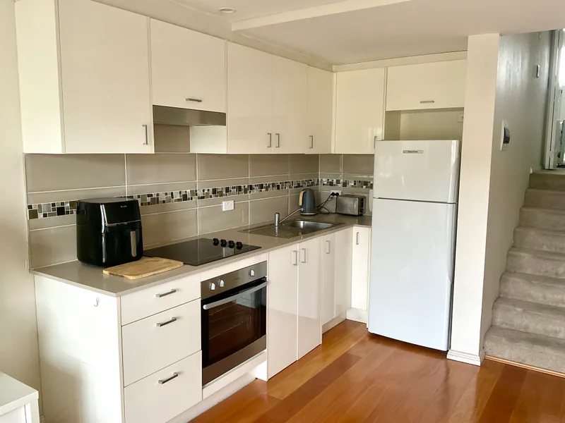 Immaculate 1 Bedroom Split Level Furnished Apartment - Central Manly