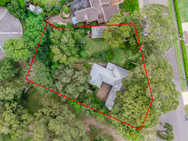 Original Brick Home on Bumper Double Block on the Edge of Blackbutt Reserve