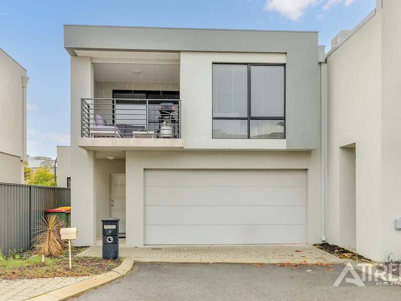 CONVENIENT LOCATION AND LOW MAINTENANCE LIVING! 700m to COCKBURN SHOPPING CENTRE