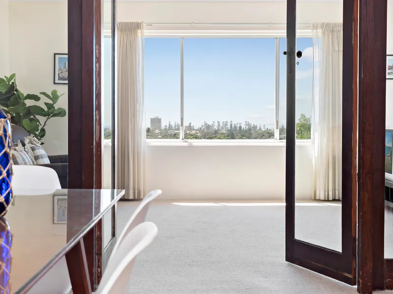 Views to Manly - Substantial Family Home