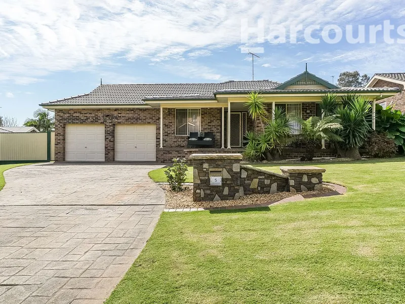 Idyllic Family Residence Close To Campbelltown Golf Course