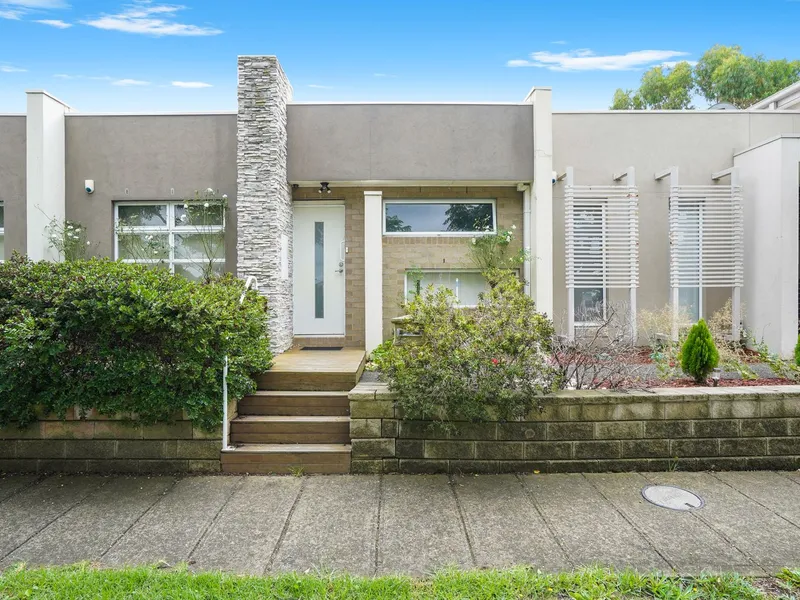 Please call (03) 9404 1222 to book your personal inspection!