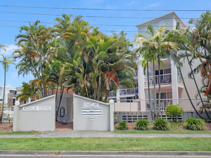 BURLEIGH BEACHSIDE APARTMENT LIVING IN SOUGHT AFTER KOALA PARK!