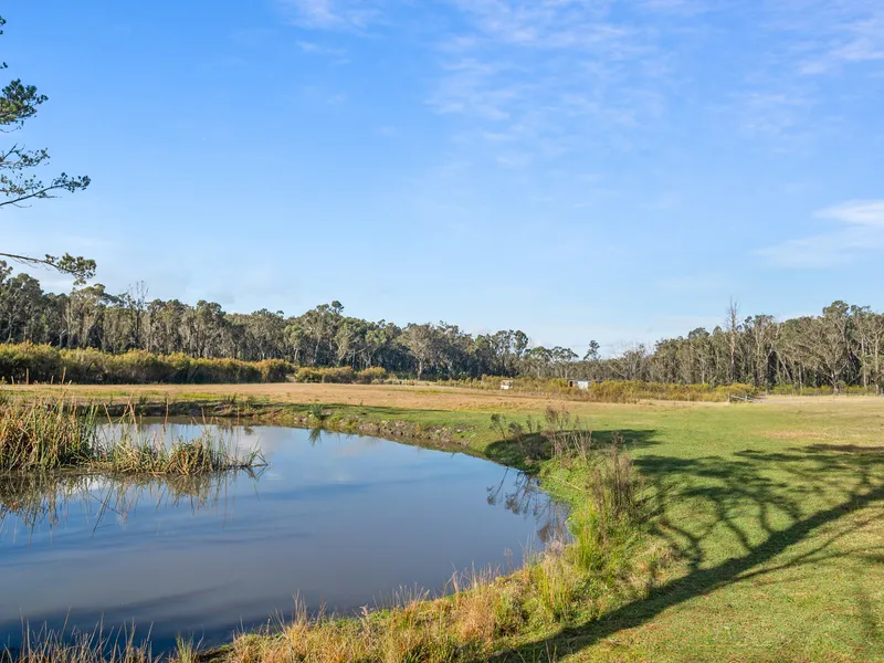 Build your dream Highlands home and enjoy the allure of country living