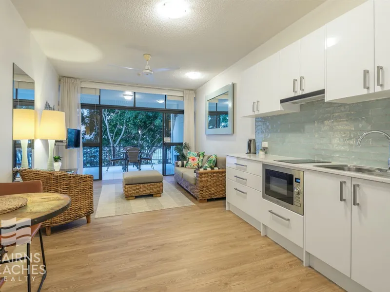 SPARKLING OCEAN VIEWS FROM YOUR OWN HOLIDAY APARTMENT!!