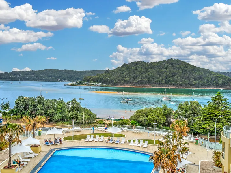 RESORT STLYE ONE BEDROOM APARTMENT WITH BALCONY