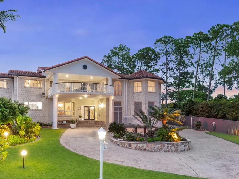 Palatial Family Home Only 13km From Brisbane CBD