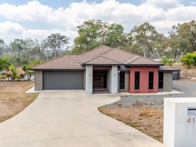 PRIVATE & PICTURESQUE