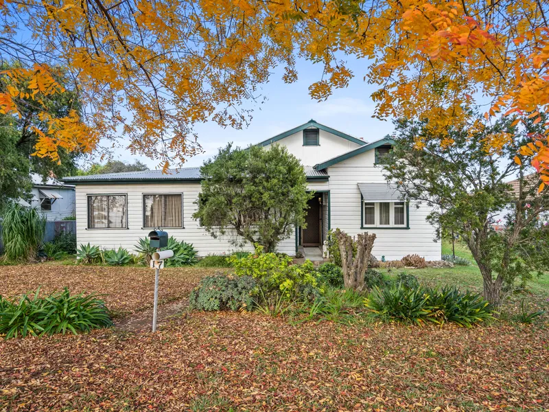 Character Cottage in Prime Position!