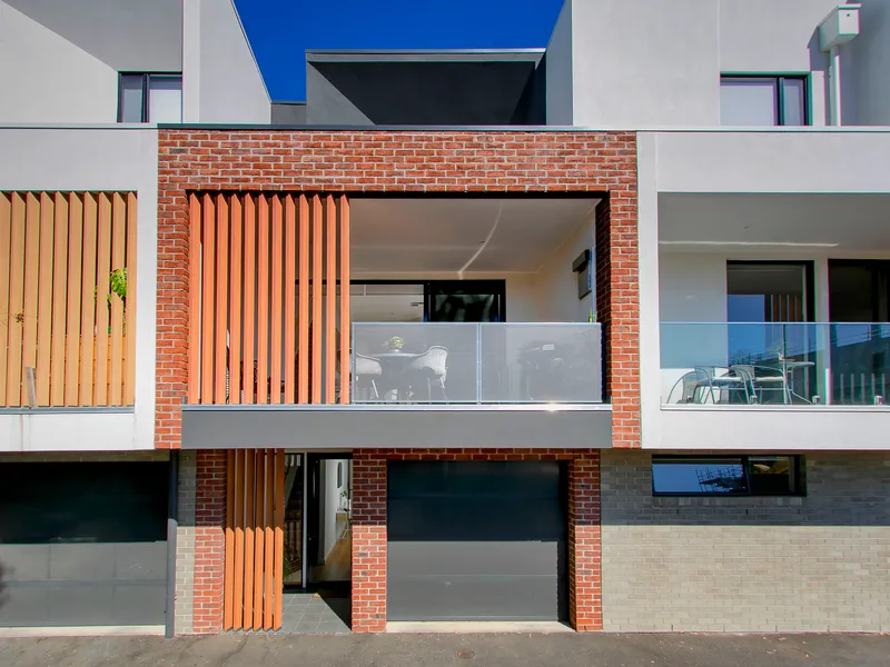 Part furnished Architecturally designed 3 bedroom townhouse