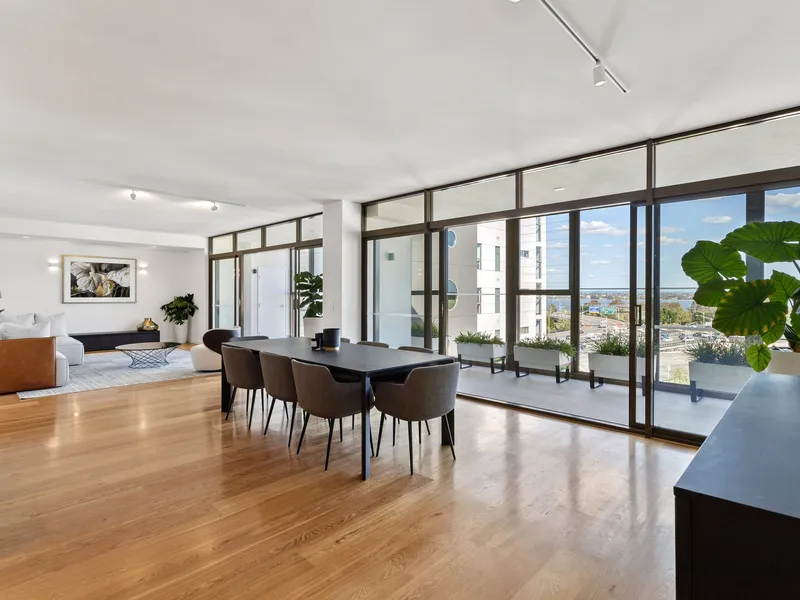 Luxury residence nestled next to Kings Park & Swan River.