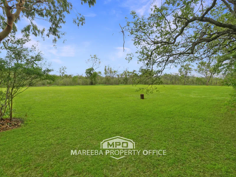 THIS IS THE LIFE - YOUR OWN PEACEFUL, PASTORAL HIDEAWAY