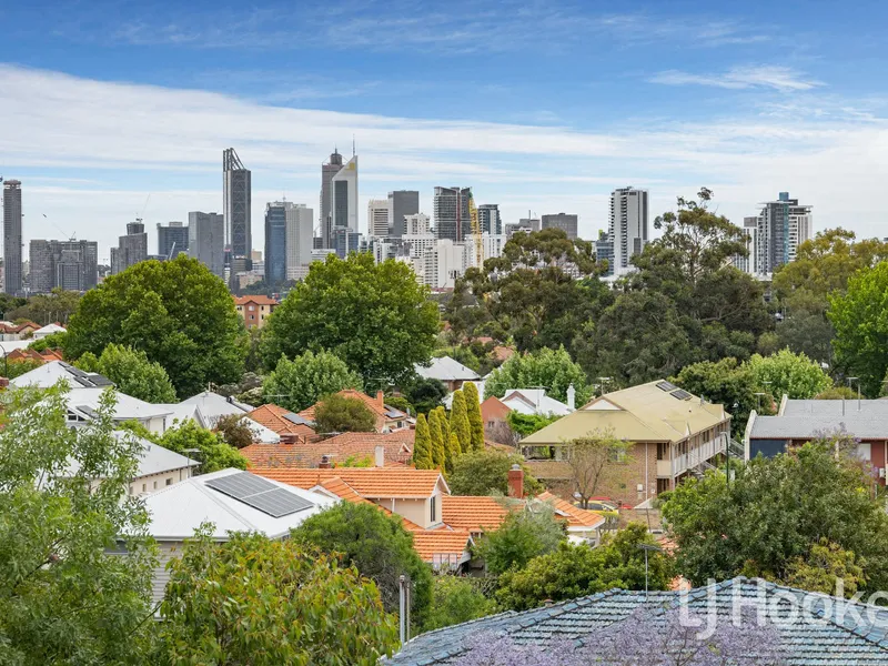 Captivating City Views in the Heart of Vic Park