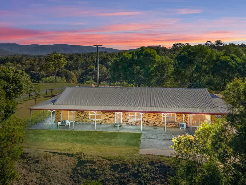 Fabulous family fun amid a horse-friendly acreage