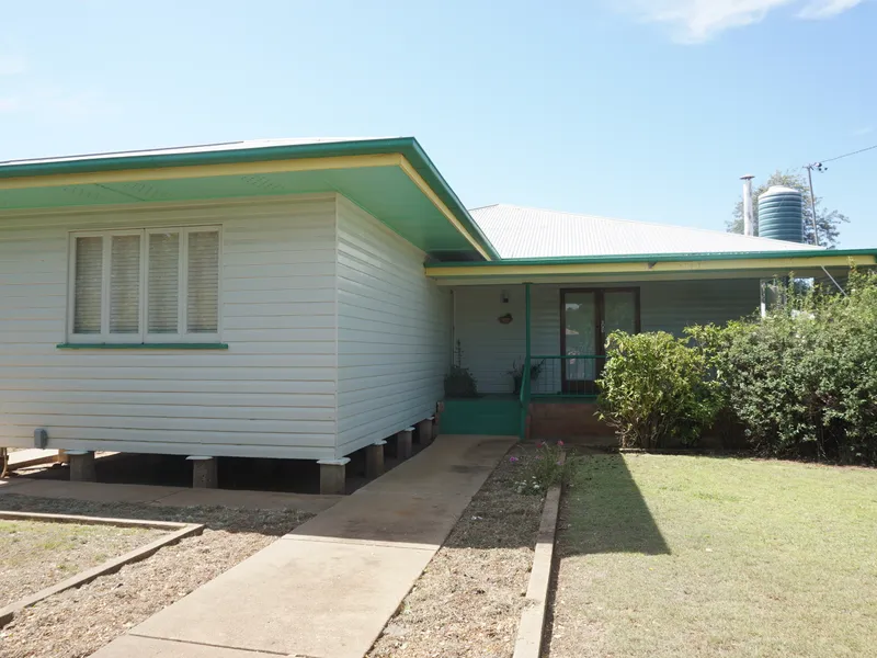 Large Family Home, Centre of Town