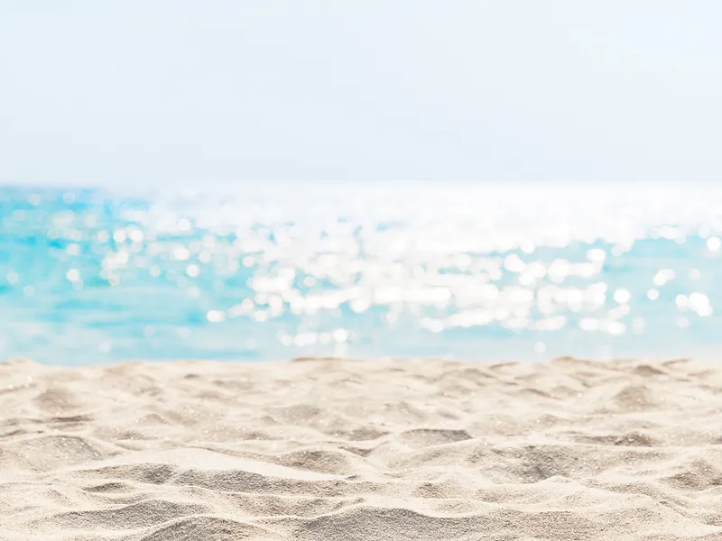 Direct access to white sandy beaches!