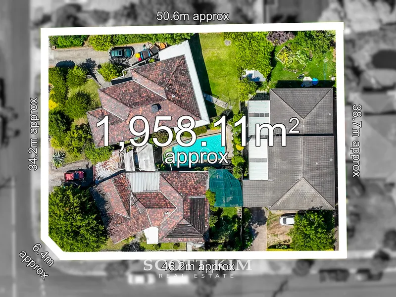 RGZ1 Corner Block just 5 Minutes Drive to The Glen!