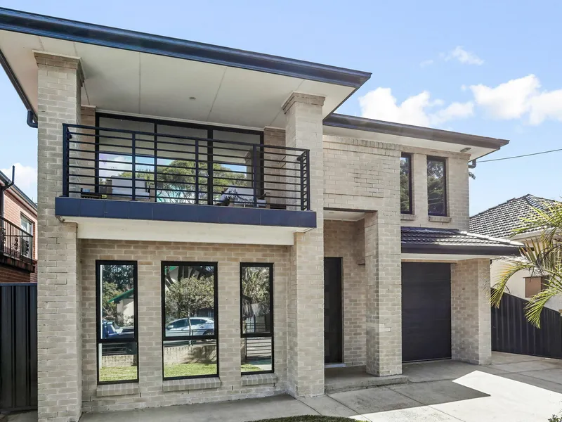 FANTASTIC HOME SCALED FOR FAMILY LIVING