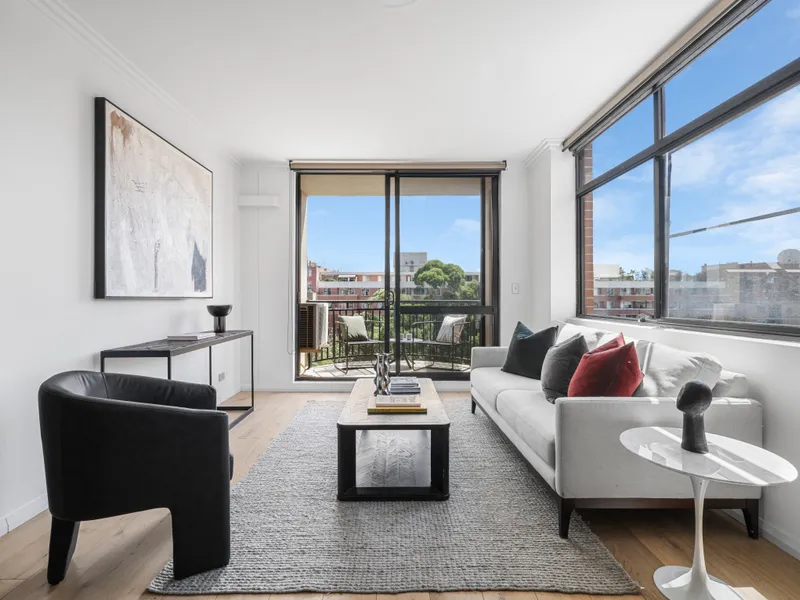 An executive retreat by Darling Harbour